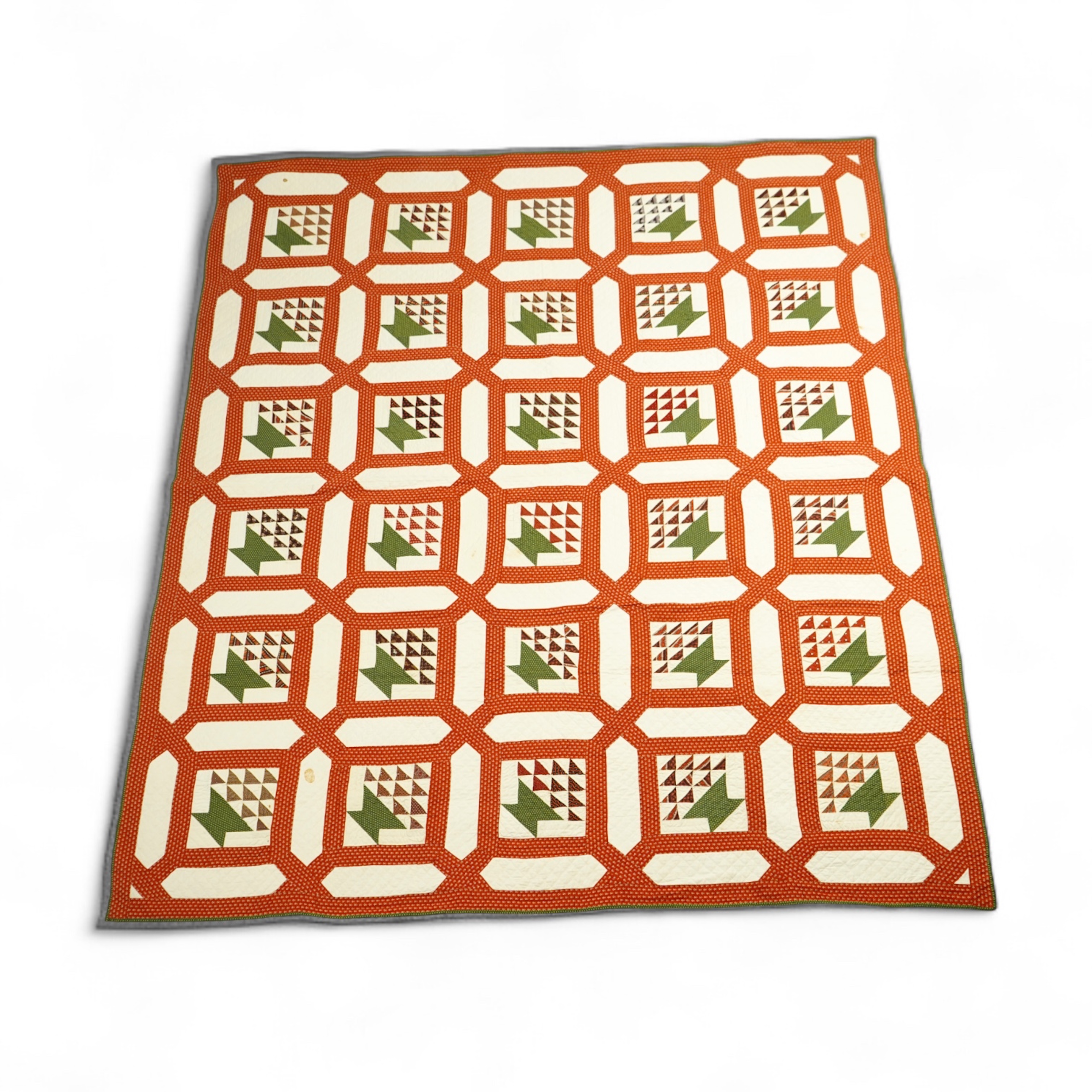 A handsome mid 19th century American ‘Basket’ hand pieced and hand quilted bed cover. An unlaundered Civil War quilt. The reverse side a printed quilted cotton. This quilt purchased in Virginia. 226cm x 168cm. Condition